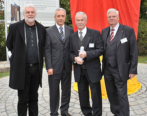 Einweihung am 7. Oktober 2010: Peter Luban, Ministerpräsident Stanislav Tillich, Wolfgang Sachs, Anselm Brütting (v.l.)
