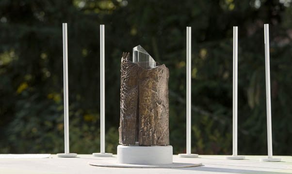 Das Siegermodell: eine Kerze aus Bronze und Acryl (Foto: Ellen Liebner)
